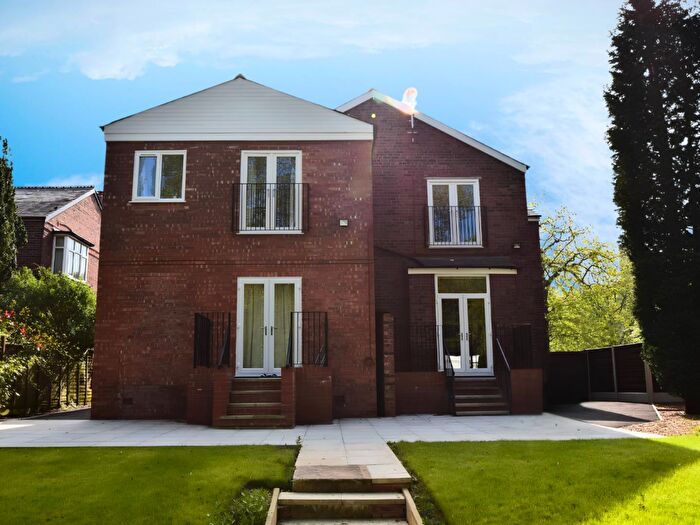 2 Bedroom House To Rent In Bramhall Lane, Stockport, SK3