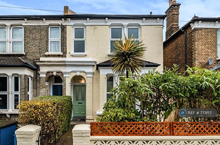 6 Bedroom Semi-Detached House To Rent In Sistova Road, London, SW12