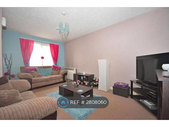 1 Bedroom Maisonette To Rent In Chester Place, Chelmsford, CM1