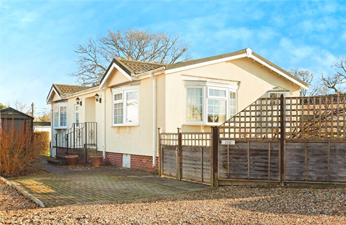 2 Bedroom Park Home For Sale In Broadway Park, The Causeway, Petersfield, Hampshire, GU31