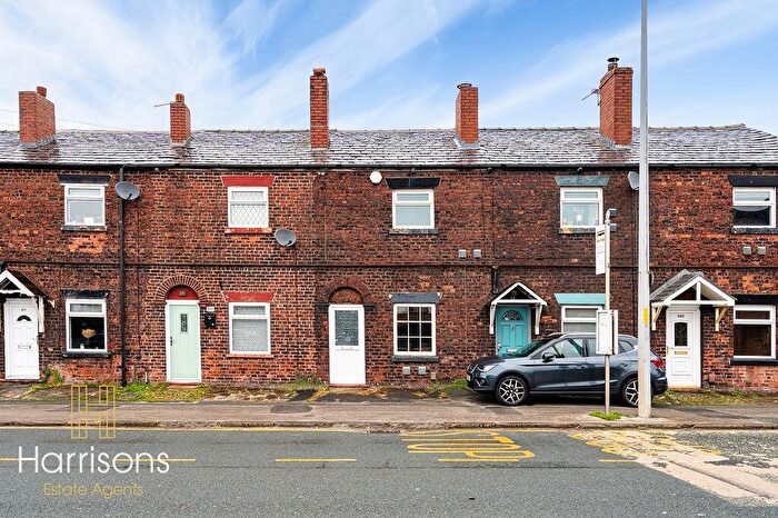 2 Bedroom Cottage For Sale In Manchester Road, Over Hulton, Bolton, Lancashire, BL5