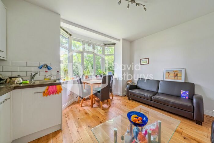3 Bedroom Flat To Rent In Carleton Road, Camden Kentish Town Tufnell Park, London, N7