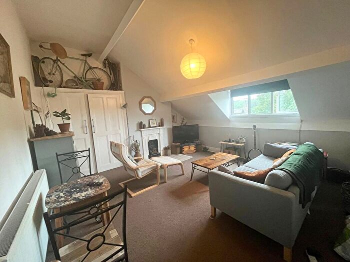 1 Bedroom Flat To Rent In Bromley Road, Bingley, West Yorkshire, BD16