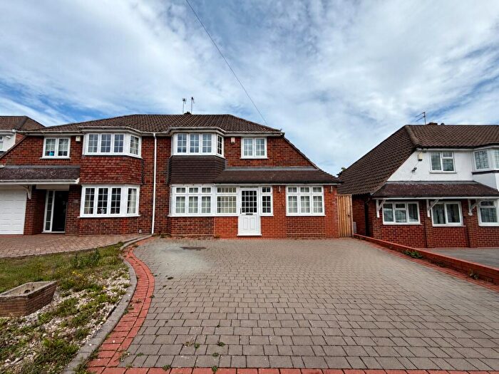 3 Bedroom Semi-Detached House To Rent In Rea Avenue, Rubery, Rednal, Birmingham, B45