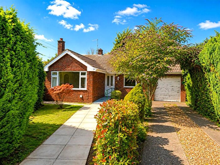2 Bedroom Bungalow For Sale In Godiva Crescent, Bourne, Lincolnshire, PE10