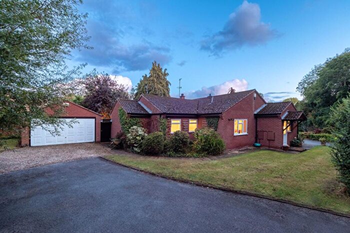 2 Bedroom Detached Bungalow For Sale In Brooke Road, Kenilworth, CV8
