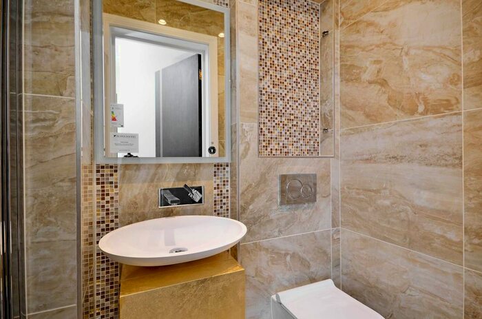 2 Bedroom Flat To Rent In Carrington House, Mayfair, London, W1J