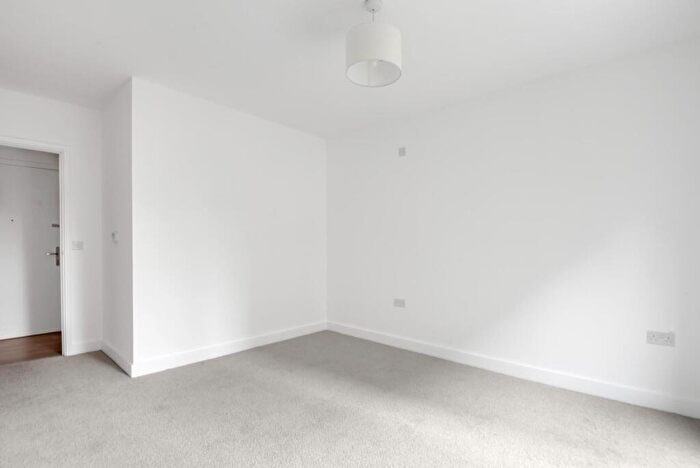 1 Bedroom Flat For Sale In Green Lanes Walk, London, N4
