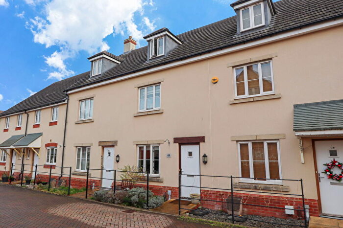 3 Bedroom Terraced House For Sale In Station Road, Calne, SN11