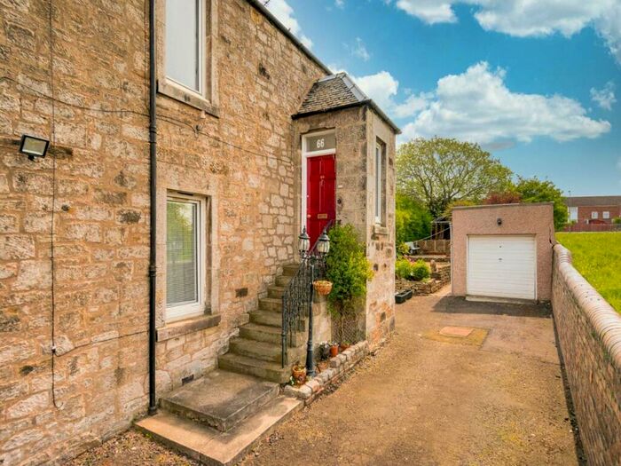 3 Bedroom Flat To Rent In Ferniehill Road, Gilmerton, Edinburgh, EH17