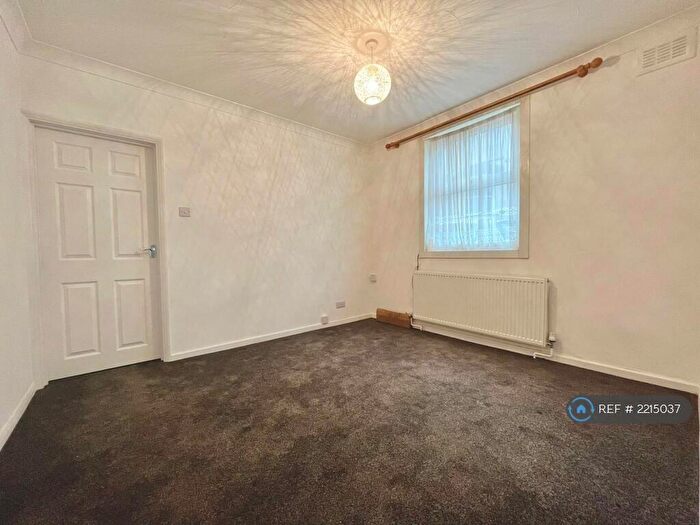 1 Bedroom Maisonette To Rent In Charles Street, Greenhithe, DA9