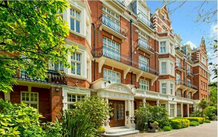 4 Bedroom Flat To Rent In Vale Court, Maida Vale, W9