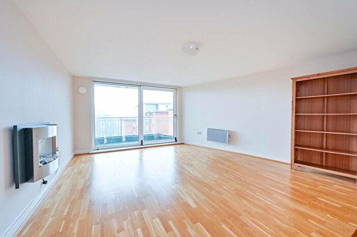 3 Bedroom Flat To Rent In Holland Gardens, Brentford, TW8