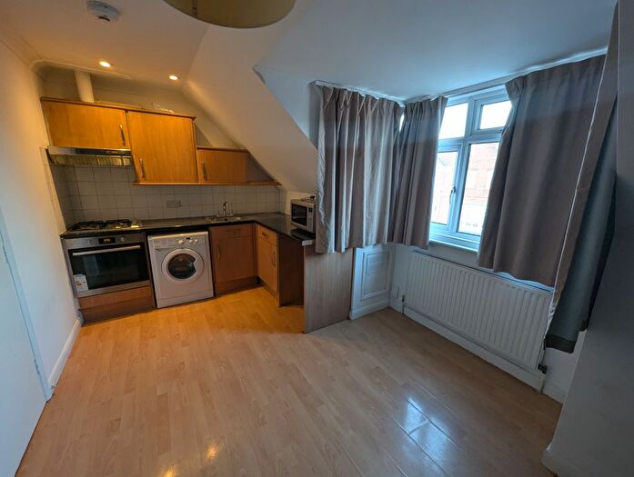1 Bedroom Maisonette To Rent In Greenford Road, Sudbury Hill, HA1