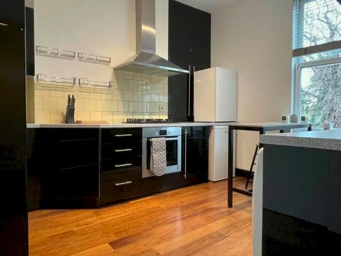 4 Bedroom Flat To Rent In Upper Richmond Road, Upper Richmond Road, London, SW15