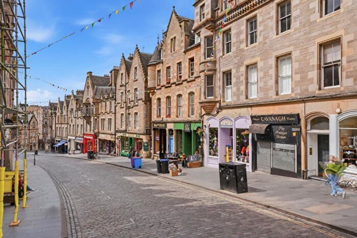 1 Bedroom Flat To Rent In Cockburn Street, Old Town, Edinburgh, EH1