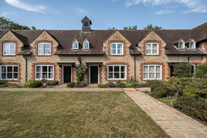2 Bedroom Cottage For Sale In Penstones Court, Faringdon, SN7