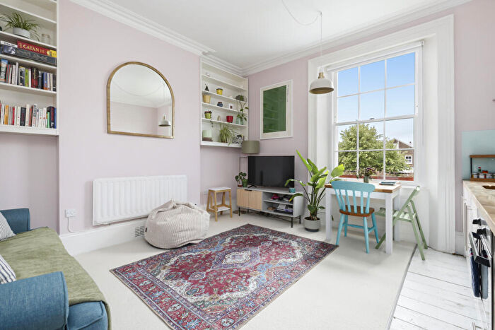 1 Bedroom Apartment To Rent In Regents Park Road, London, NW1