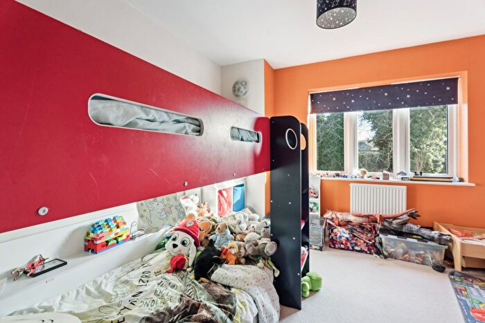 3 Bedroom End Of Terrace House For Sale In Laidler Crescent, Princes Risborough, HP27