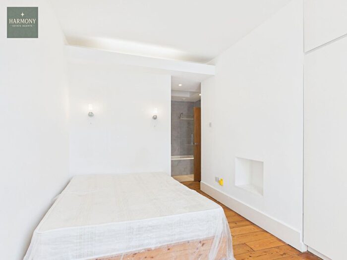 1 Bedroom Flat For Sale In Essex Road, London, N1