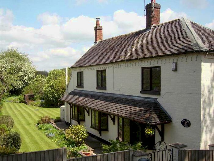 3 Bedroom Detached House For Sale In Stone Road, Fradswell, ST18