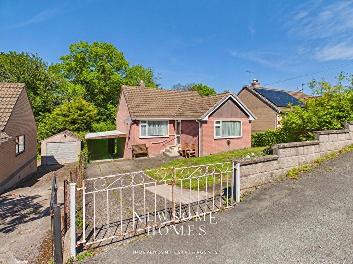 3 Bedroom Detached Bungalow For Sale In Hillside Court, Holywell, CH8