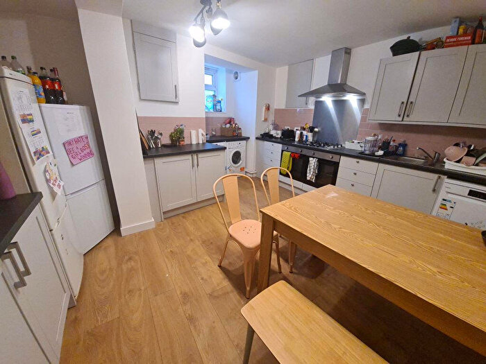 8 Bedroom House To Rent In Victoria Road, Leeds, LS6