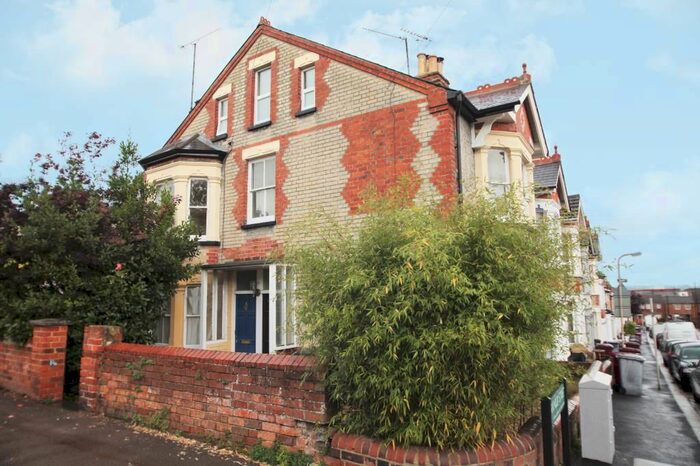 2 Bedroom Flat To Rent In Baker Street, Reading, Berkshire, RG1