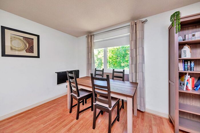 2 Bedroom Flat For Sale In Swift Close, Royston, SG8