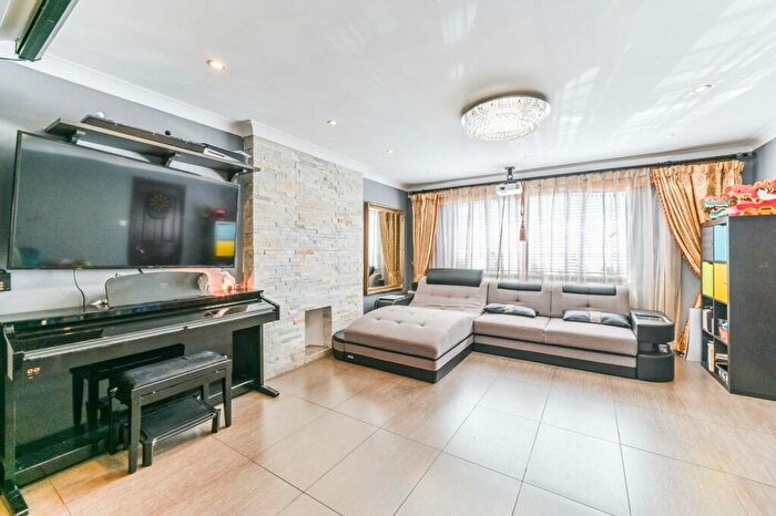 4 Bedroom Flat To Rent In Larcombe Close, Croydon, CR0