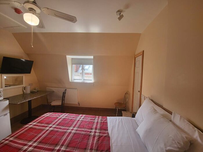 Apartment To Rent In Heath Street, Hampstead, NW3