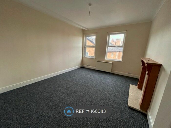 2 Bedroom Flat To Rent In High Street, Dyserth, LL18