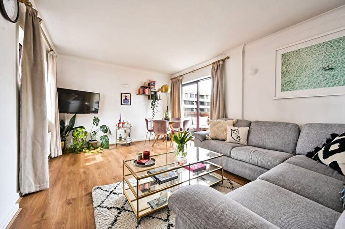 2 Bedroom Flat To Rent In Watermans Quay, Fulham, London, SW6