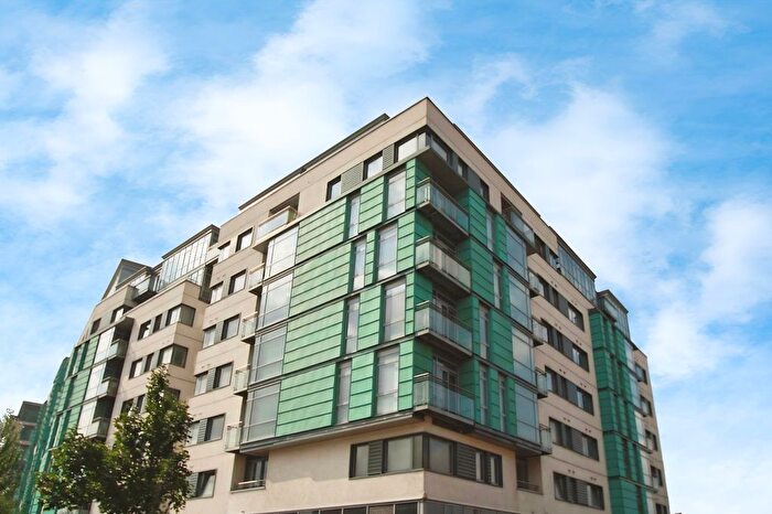 2 Bedroom Flat To Rent In Manor Mills, Ingram Street, Leeds, West Yorkshire, LS11