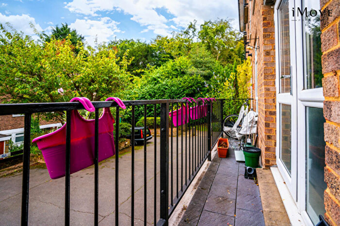 1 Bedroom Flat For Sale In Jenson Way, London, SE19