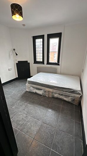 Studio To Rent In London, NW10