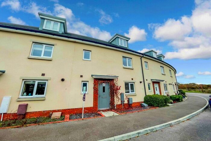 3 Bedroom Terraced House To Rent In Meaden Way, Felpham, Bognor Regis PO22