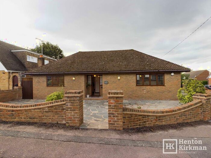2 Bedroom Detached Bungalow To Rent In Lake Avenue, Billericay, CM12