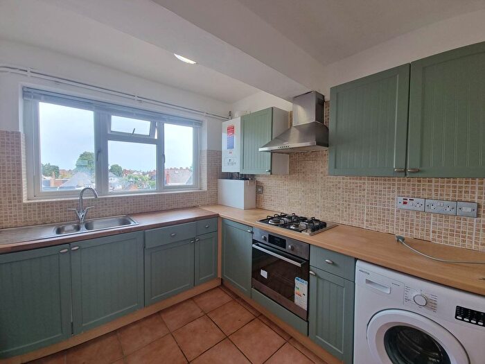 3 Bedroom Flat To Rent In Fortis Green Road, Muswell Hill, N10