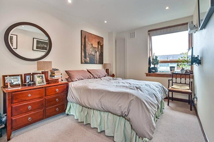 1 Bedroom Flat For Sale In Royal College Street, Camden, London, NW1