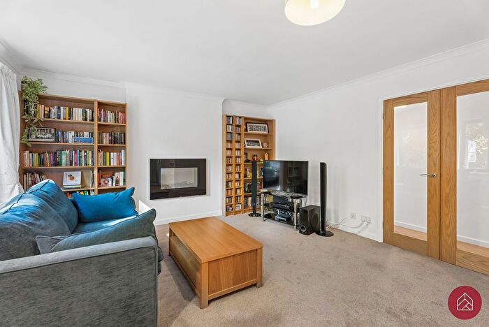 3 Bedroom Terraced House For Sale In Iffleyvillage, Oxford, OX4