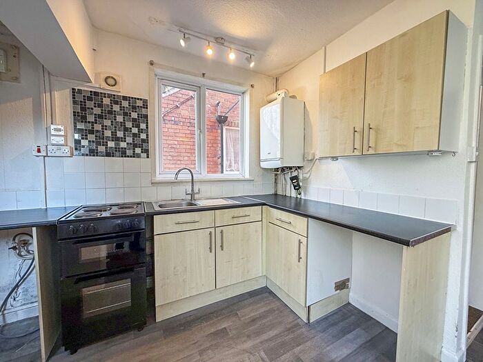 3 Bedroom Semi-Detached House To Rent In Carisbrooke Avenue, Beeston, NG9
