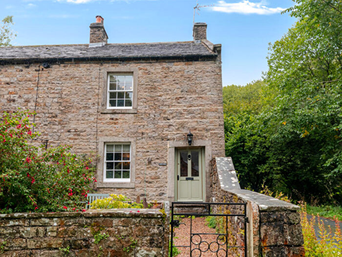3 Bedroom Character Property For Sale In Ghyll Edge, Gunnerside, DL11