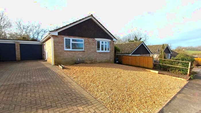 2 Bedroom Detached Bungalow To Rent In Webb Crescent, Chipping Norton, OX7