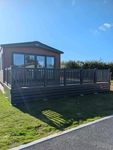 2 Bedroom Park Home For Sale In Manor Road, Hayling Island, PO11