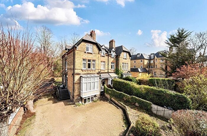 1 Bedroom Flat For Sale In Lower Camden, Chislehurst, Kent, BR7