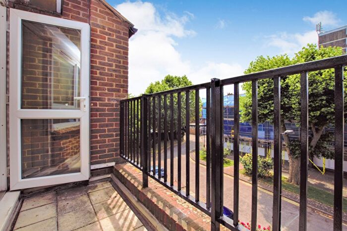 1 Bedroom Flat To Rent In Green Walk, London, SE1