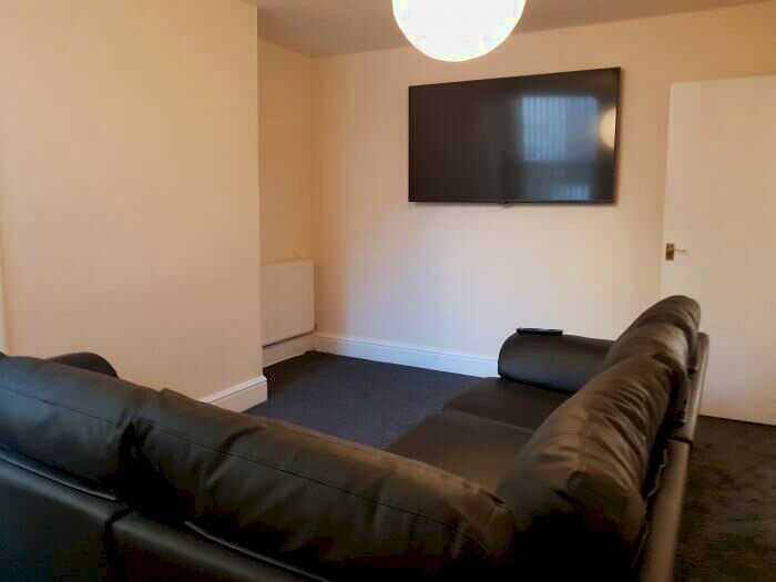 5 Bedroom House To Rent In Havelock Street Preston, PR1