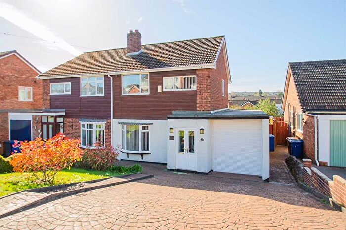 3 Bedroom Semi-Detached House For Sale In Blenheim Road, Chase Terrace, Burntwood, WS7