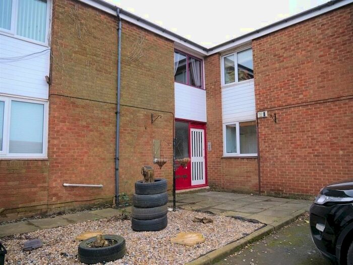 1 Bedroom Flat To Rent In Conifer Close, Ormesby, Middlesbrough, TS7